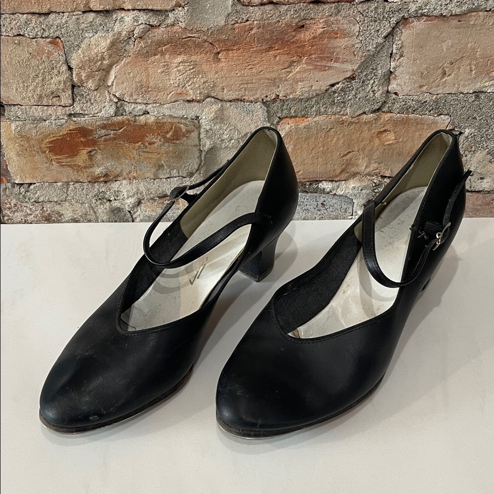 Leo’s Dance and Tap Shoes